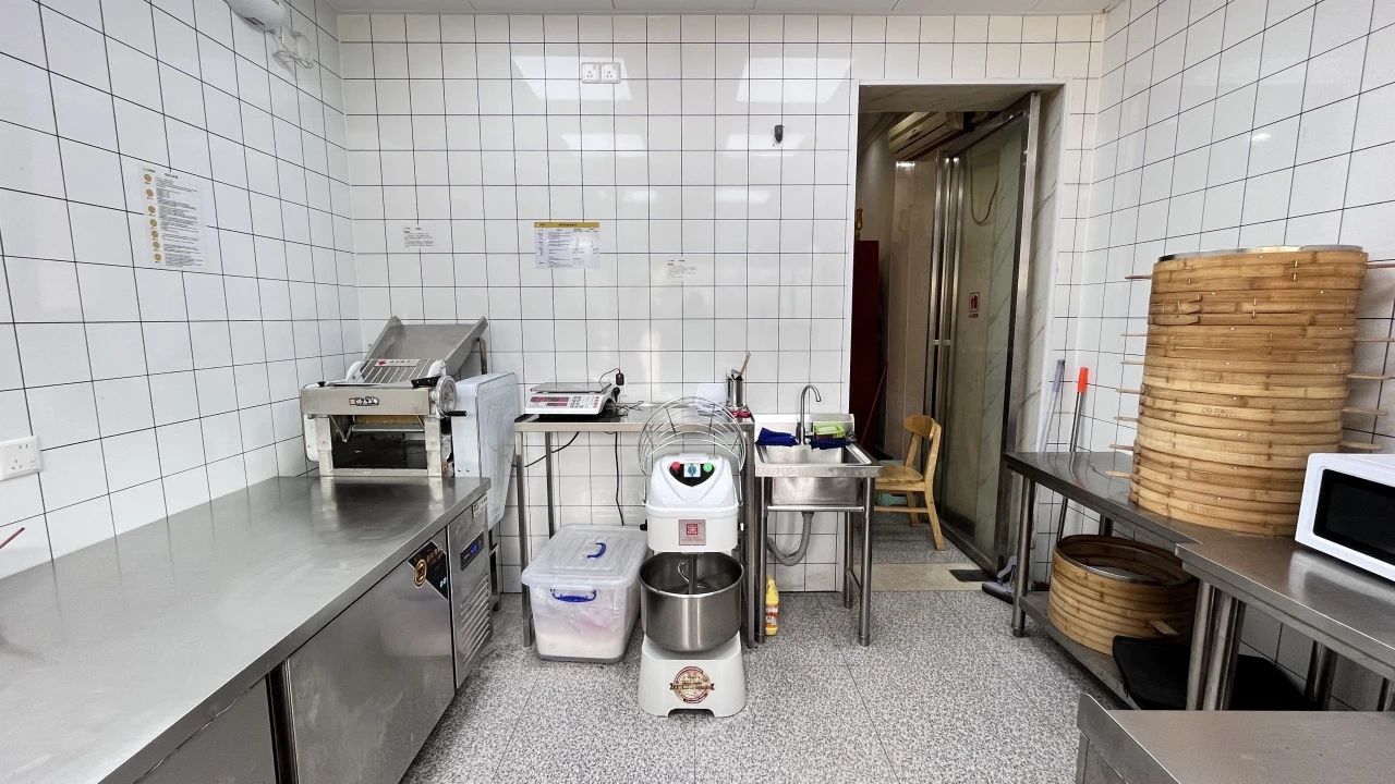 湖南岳阳洪水中托举孕妇三个小时!三津加盟商见义勇为获奖5000元 湖南岳阳洪水中托举孕妇三个小时!三津加盟商见义勇为获奖5000元