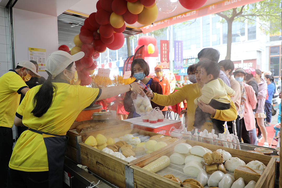福泽三津!每店开业营业额6000元 !三津汤包五店同开燃爆福州! 福泽三津!每店开业营业额6000元 !三津汤包五店同开燃爆福州!